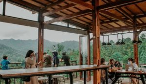 婆罗浮屠寺庙之旅,以及另外两个假期来填补学校假期 9
