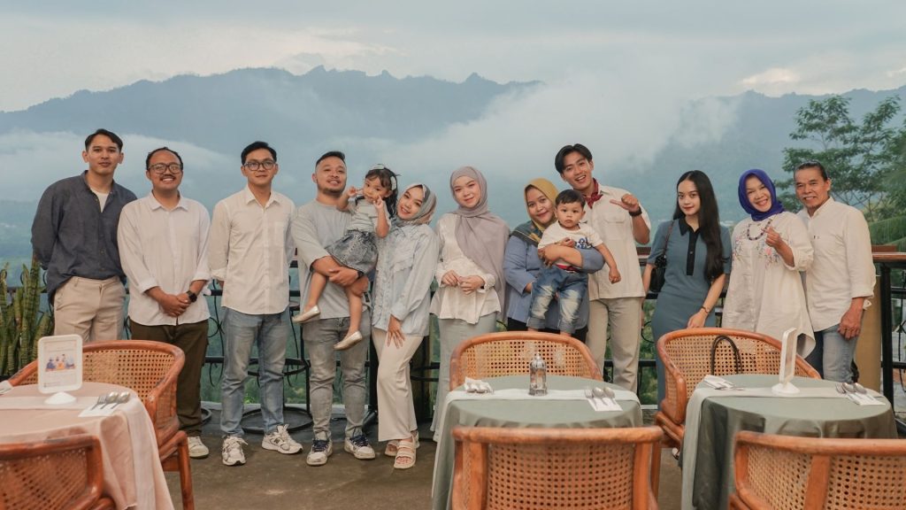 Tips for Enjoying the Serenity of Borobudur Temple in the Rainy Season: Stay Warm and Memorable 2 Place to Eat with Family in Magelang