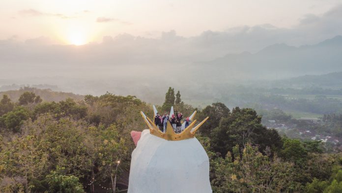 Sunrise frisian flag-13 Sunrise di Kawasan Borobudur - Kedai Bukit Rhema