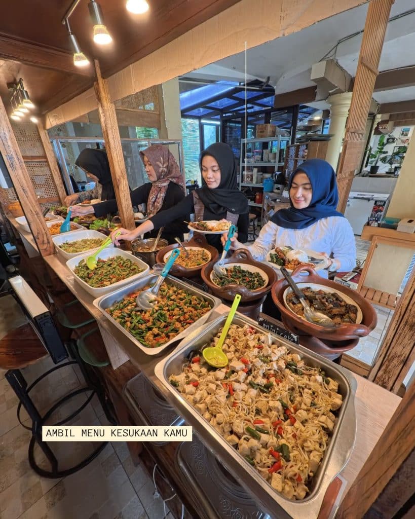 Kedai Bukit Rhema Buffet: Borobudur Resto with Javanese Cuisine and Traditional Food 7 Magelang Restaurant Buffet Menu