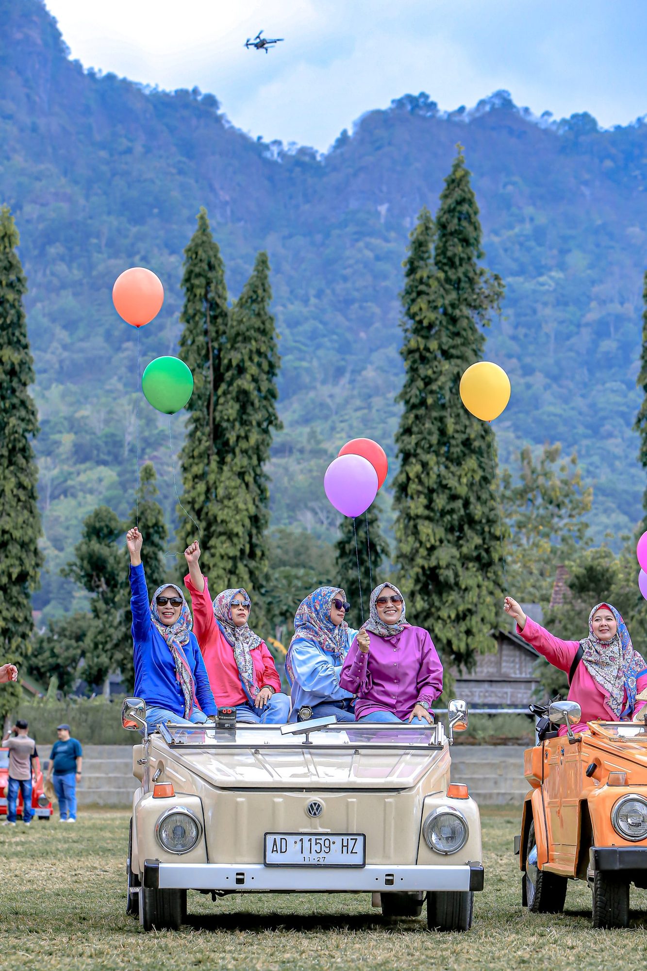 Sewa VW Safari Borobudur dari Kedai Bukit Rhema: Pengalaman Keliling Desa Wisata yang Tak Terlupakan 38 VW Safari dekat Candi Borobudur, Magelang