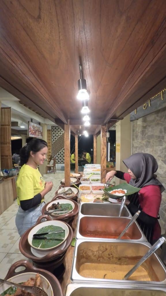 Bukit Rhema Shop Remains Open During Eid Holidays, Presents Special Sego Pincuk Buffet Menu 4 Kedai Bukit Rhema Buffet