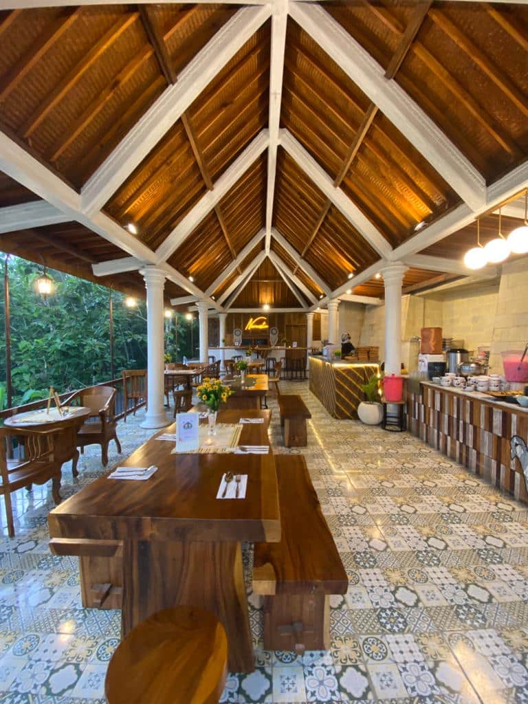 Booking Tempat Rapat di Kedai Bukit Rhema: 4 Pilihan Ruang Meeting Terbaik di Magelang 32 View Menoreh Kedai Bukit Rhema, Borobudur