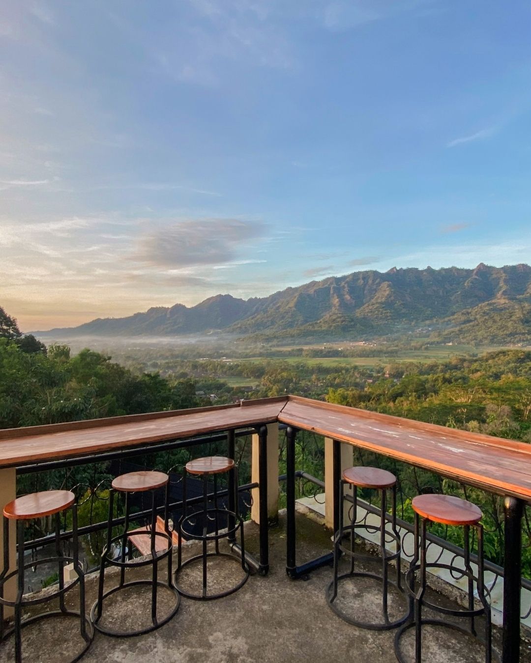 Mittagessen in der Nähe des Borobudur-Tempels: Sättigend, Frisch und Unvergesslich 24 informasi booking kedai bukit rhema