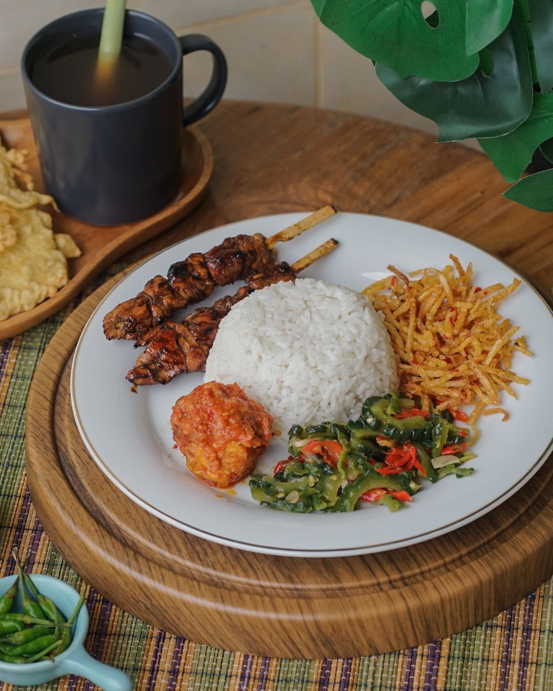 婆罗浮屠附近的午餐:吃饱、清爽、难忘 12 meja prasmanan menu lengkap kedai bukit rhema