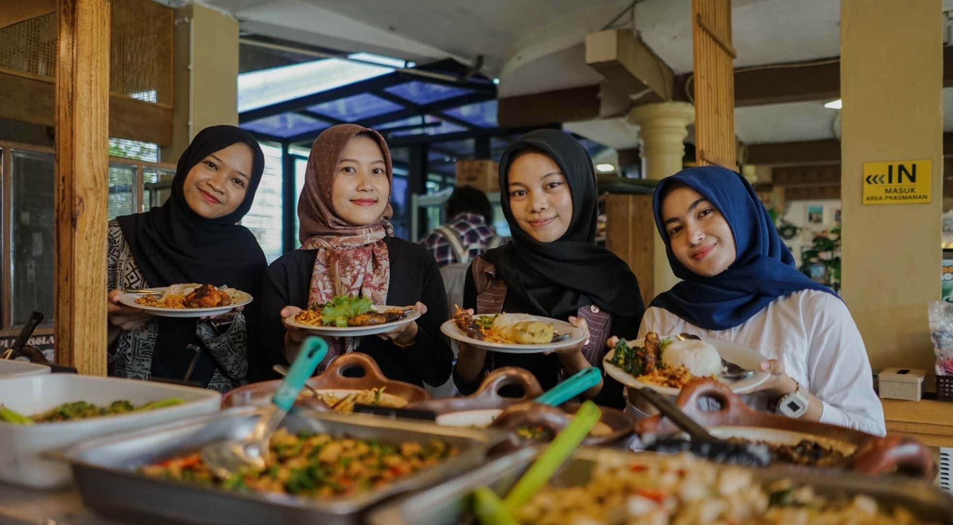 Nasi Box in Magelang and Borobudur for Tour Groups, Travel Agents, and Events 5 Prasmanan Kedai Bukit Rhema, Borobudur
