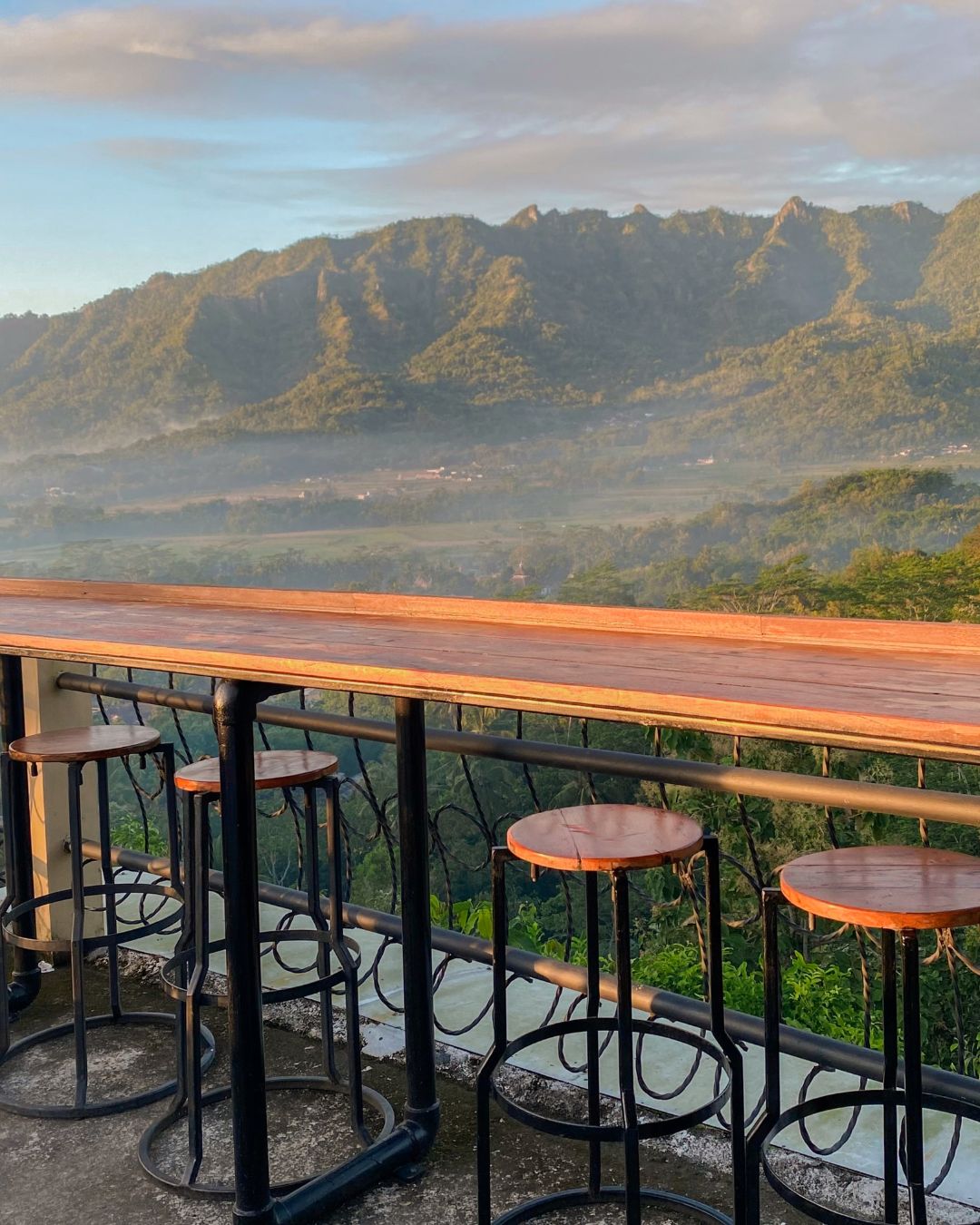 Afternoon Experiences in Borobudur Magelang: Batik, VW Safari & Coffee 20 ngopi lantai 3 view bukit menoreh sunset