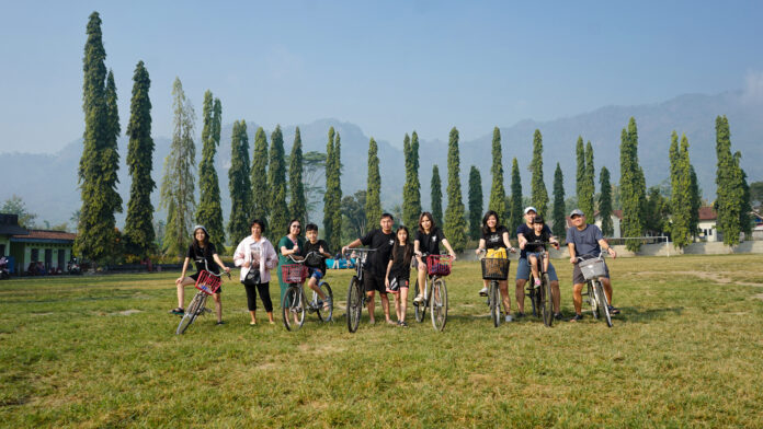 featured-experience-sunrise-gowes-borobudur Experience sunrise di Mahkota Bukit Rhema dengan latar Candi Borobudur dan perbukitan