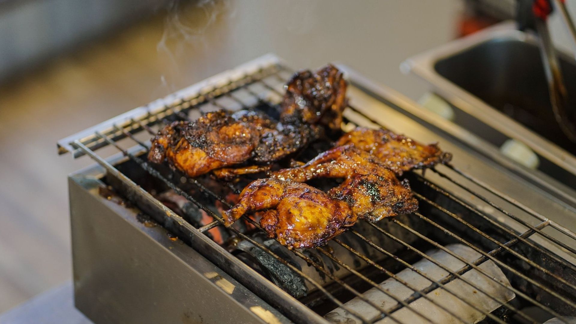 Proses 6 Jam di Balik Ayam Bakar Nusantara Kedai Bukit Rhema: Dari Perendaman sampai Piring 5 proses pembuatan ayam bakar nusantara