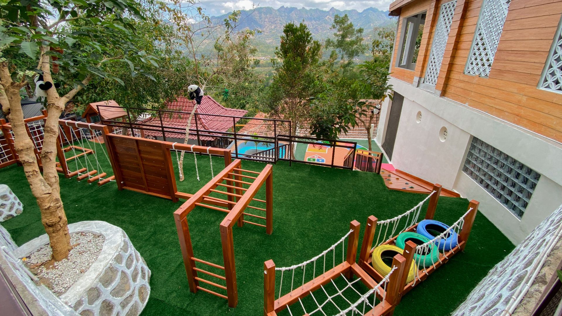 Family Dining Spots in Borobudur with Playgrounds and Kid-Friendly Atmosphere 4 tempat makan keluarga Borobudur