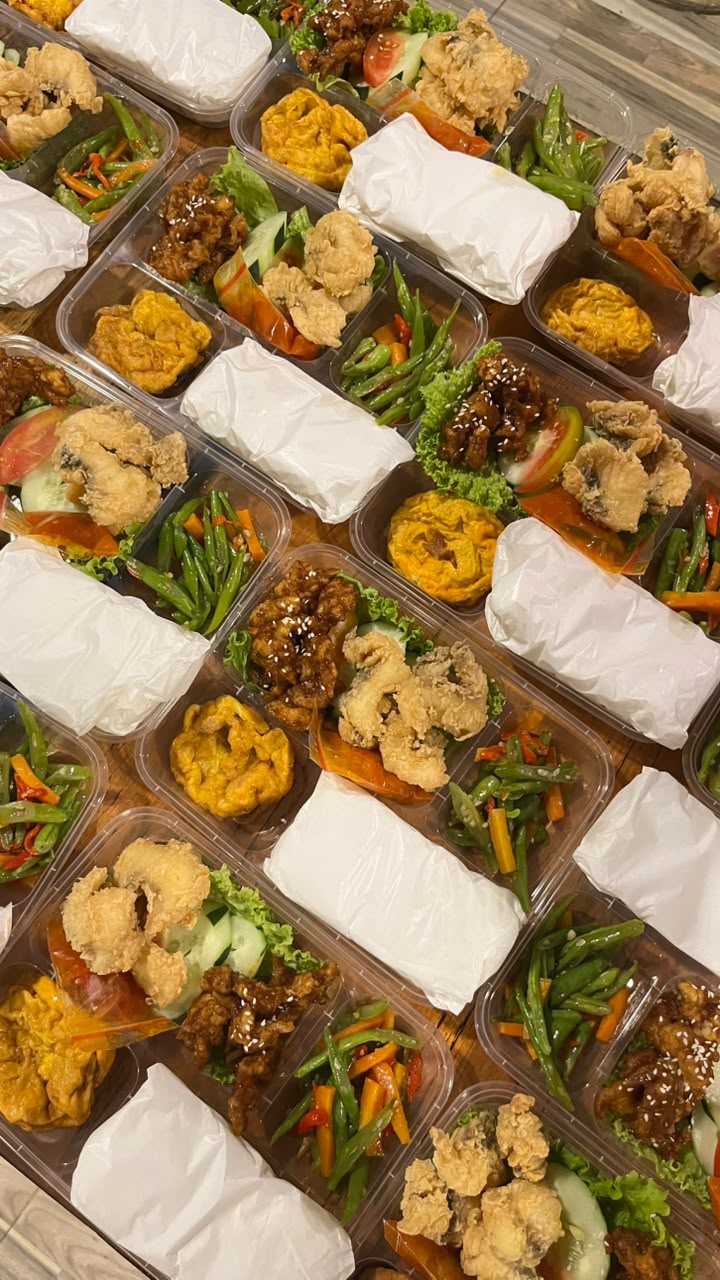 Pesan Nasi Box Borobudur untuk Rombongan, Bisa Antar Pagi 6 Nasi box Borobudur siap diantar di pagi hari, hasil kerja keras tim Kedai Bukit Rhema