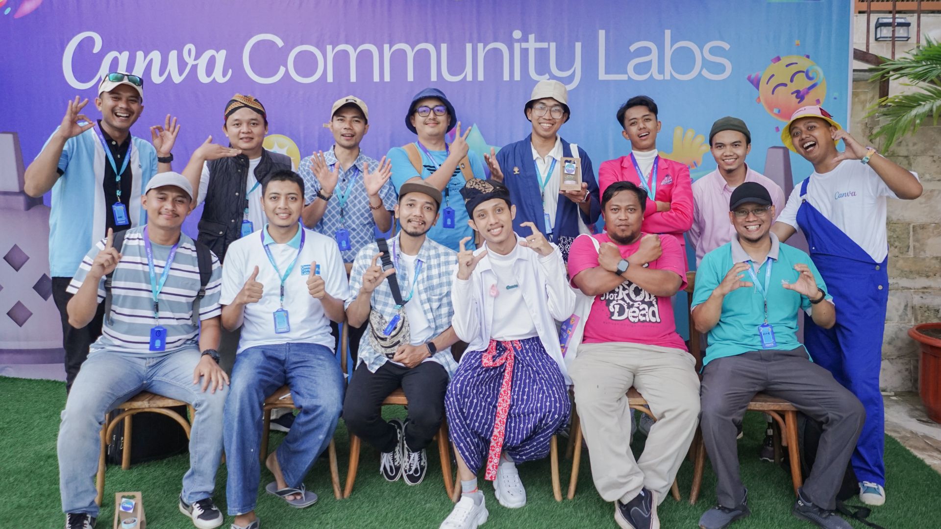 Pakete für Büroausflüge und Zusammenkünfte in Borobudur: Veranstaltungsort, Aktivitäten und Gruppenmahlzeiten 10 Rombongan komunitas berfoto bersama setelah kegiatan