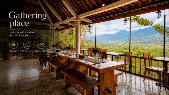 gathering-korporat-borobudur-featured Venue gathering Kedai Bukit Rhema dengan pemandangan Menoreh