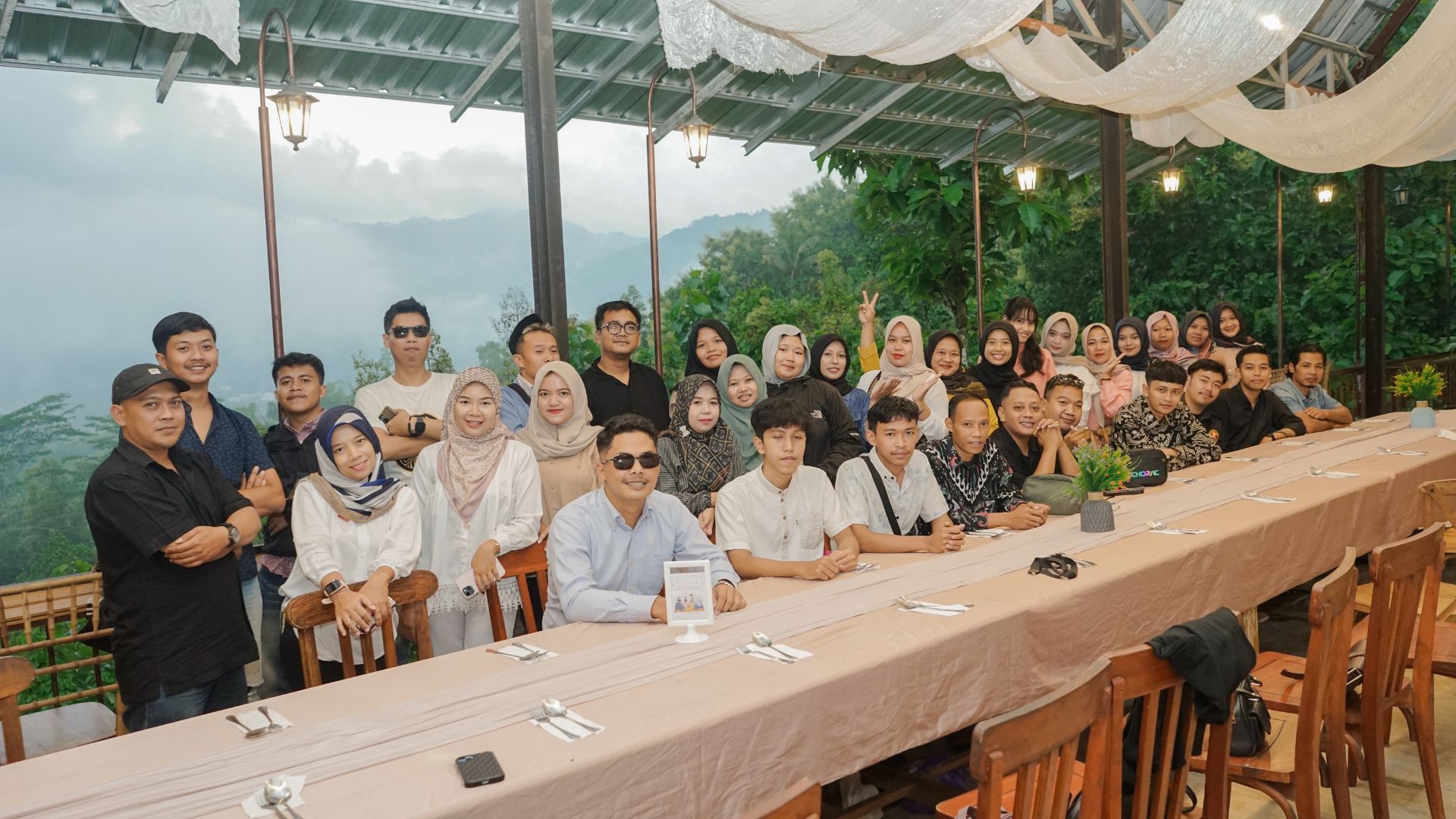 Tempat Makan Malam Komunitas Paling Seru di Kedai Bukit Rhema 5 makan malam komunitas Kedai Bukit Rhema di Kedai Bukit Rhema